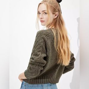 AE: Chunky Cable Knit Boyfriend Sweater [XS]